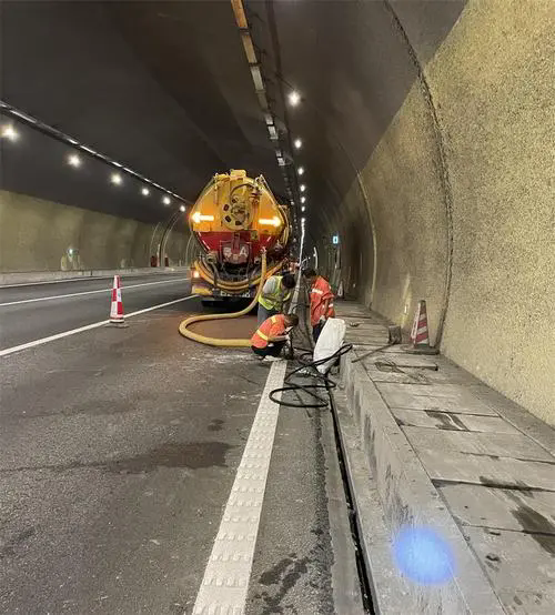 汪清隧道排水渠清淤